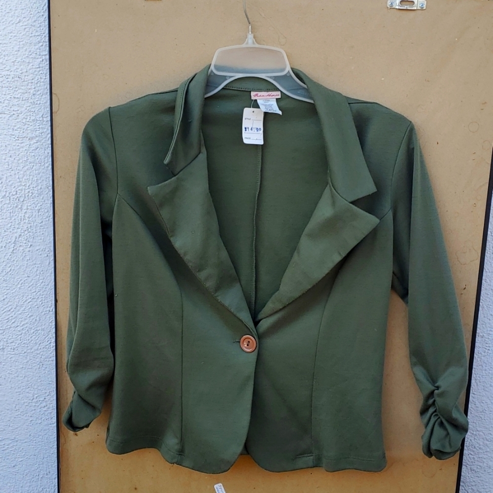 I am selling an olive green blazer.